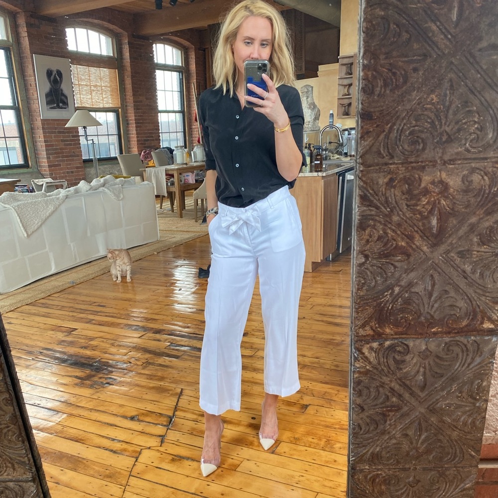 NWT. Tommy Hilfiger White Cropped Pants Size 2